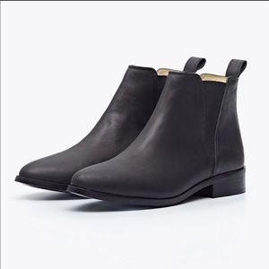NWOT Nisolo Classic Chelsea Boot in Black Leather